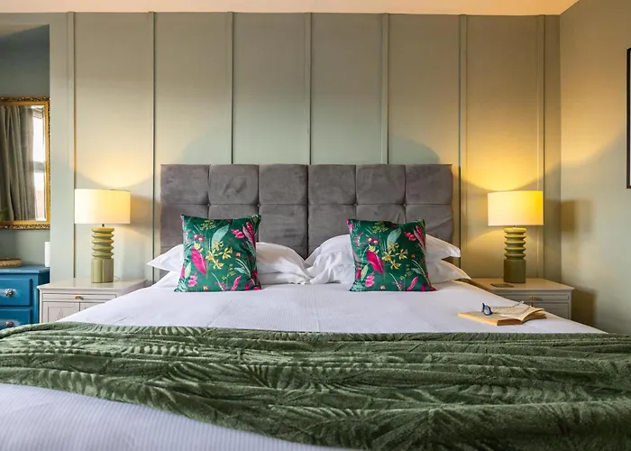 Penthouse Quiet Escape Sleeps 4 * Scarborough