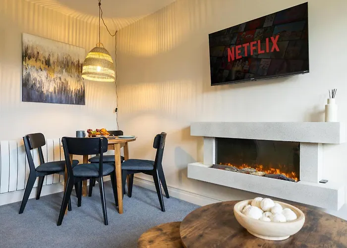 Penthouse Quiet Escape Sleeps 4